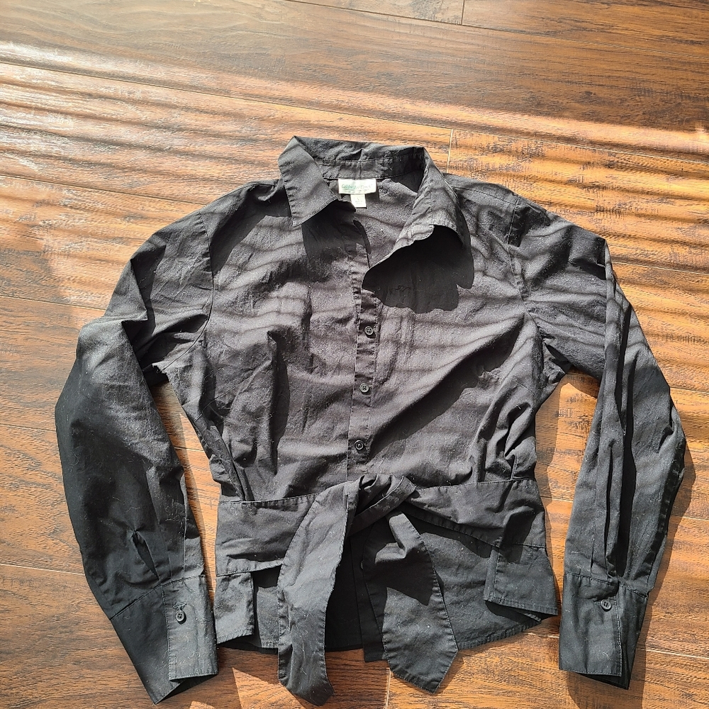Black blouse. L